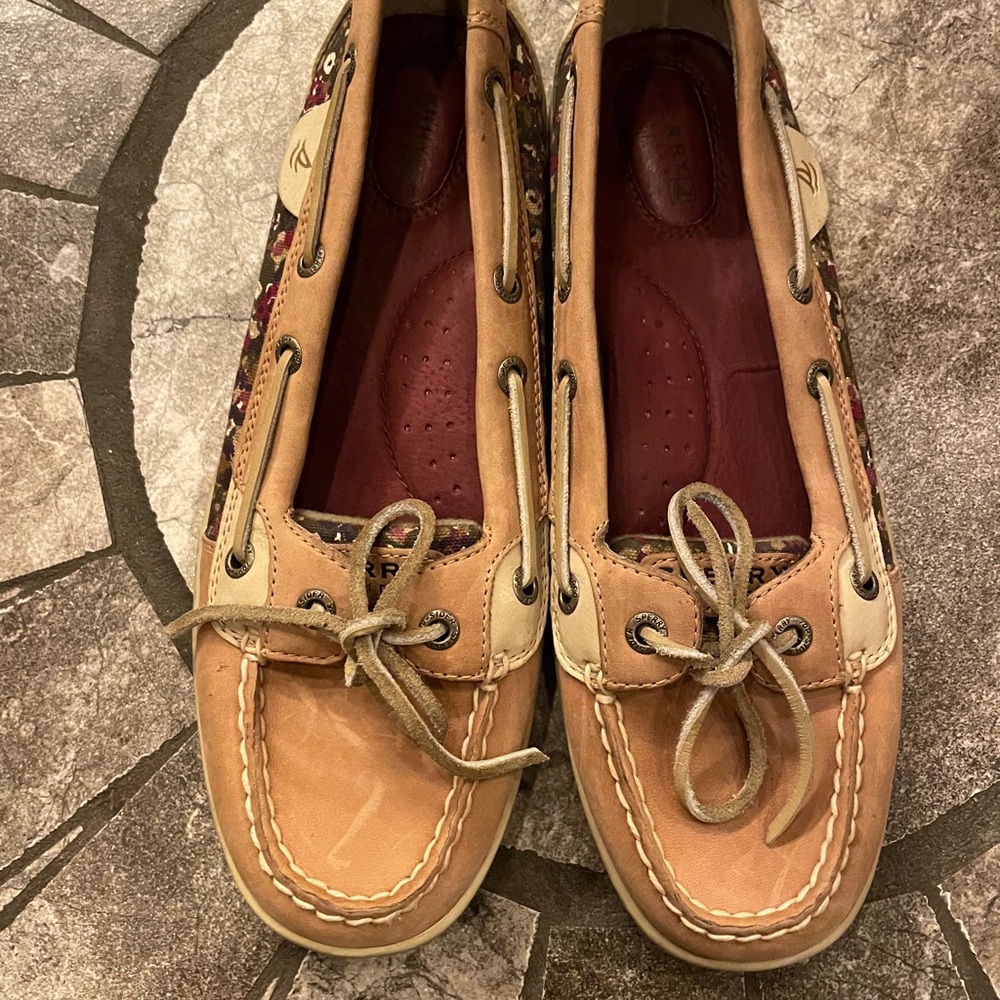 Sperry’s boat shoes ❤️